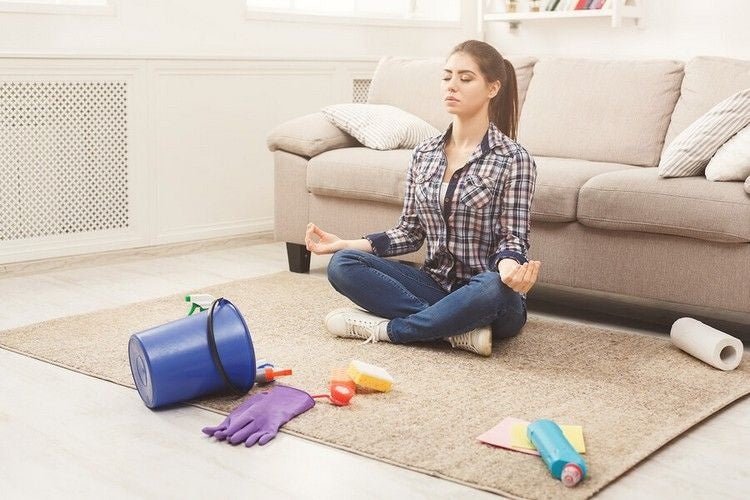 Hoe maak je een tapijt schoon met zuiveringszout? De verschillende ruimtes van het huis schoonmaken met zuiveringszout is super ecologisch en goedkoop